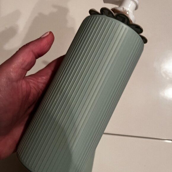 Hand Soap (w/Vitamin E) by Fig &‎ Olive (Set of TWO /new/wa/x) - Picture 10 of 13